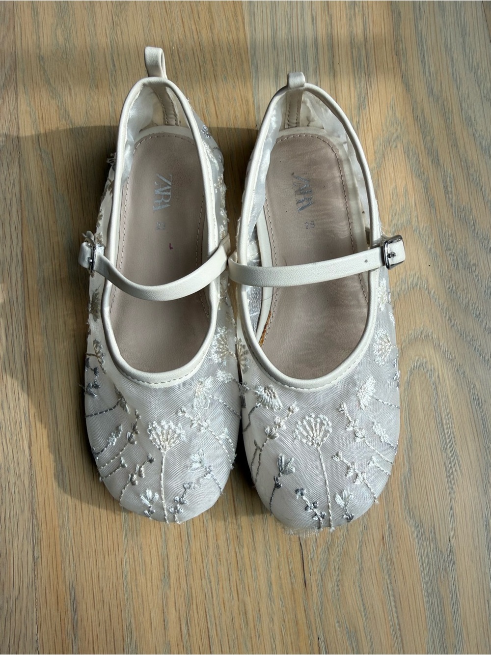 Zara kids Mary Jane’s - sz 28